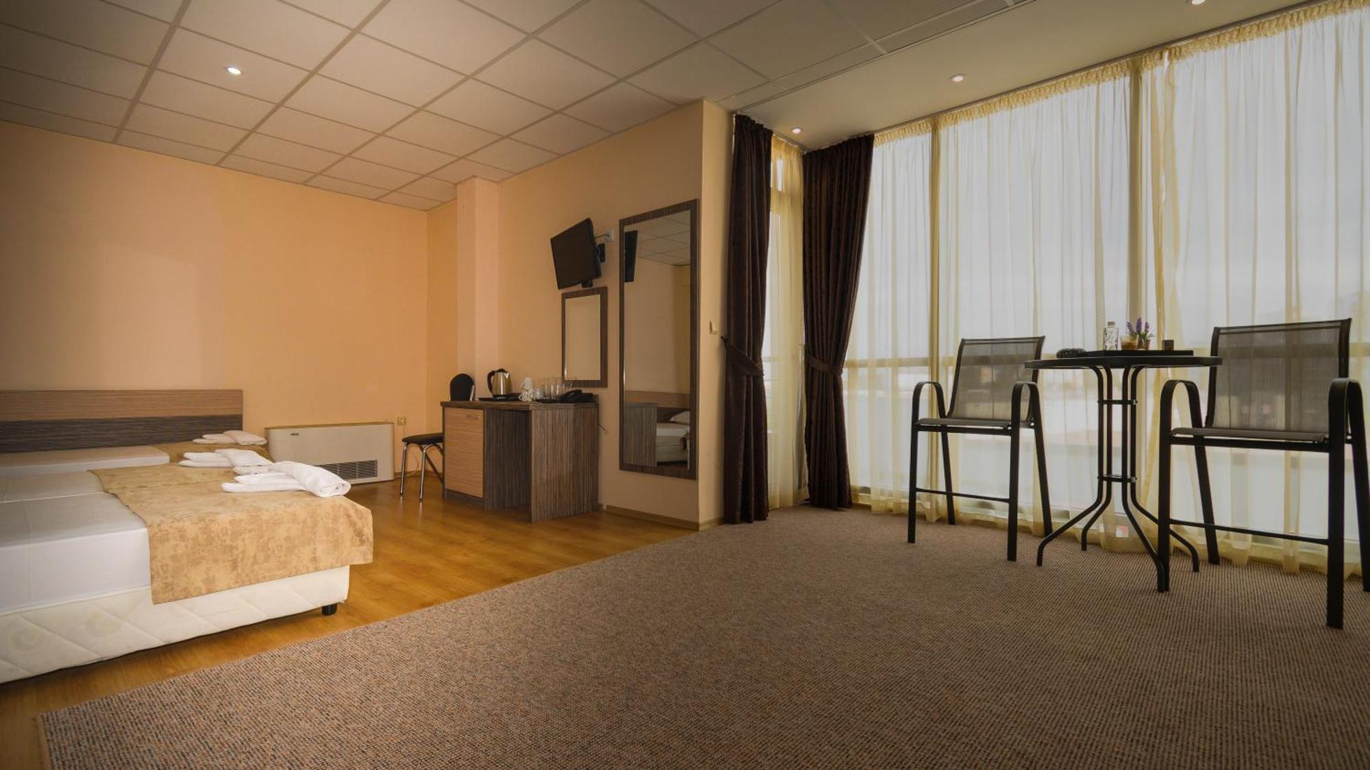 Hotel City Burgas ภายนอก รูปภาพ